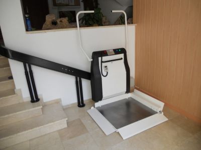 Plataforma Salvaescaleras en Urbanova II - Torre 11 (Alicante)